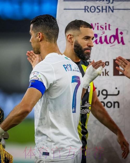 私教:本泽马每天都在恢复 训练强度连C罗都受不了